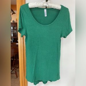 🟢 LuLaRoe Classic T size Medium